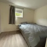 2 Bedroom Apartment, アパート